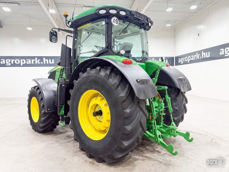 John Deere 7230R