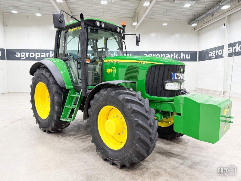 John Deere 6820