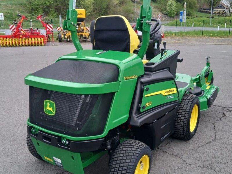 John Deere 1550