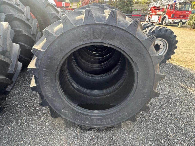 380/85R30