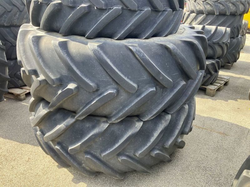 Claas KRS 420/70 R28 + 600/65 R38
