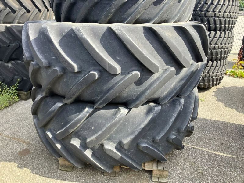 Claas KRS 420/70 R28 + 600/65 R38