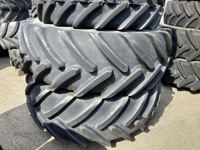 Claas KRS 420/70 R28 + 600/65 R38
