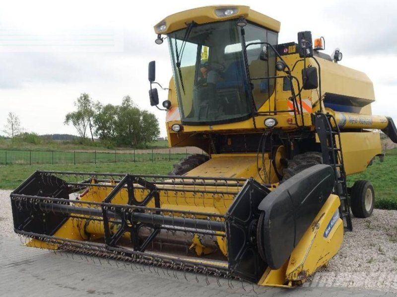 New Holland tc 5050