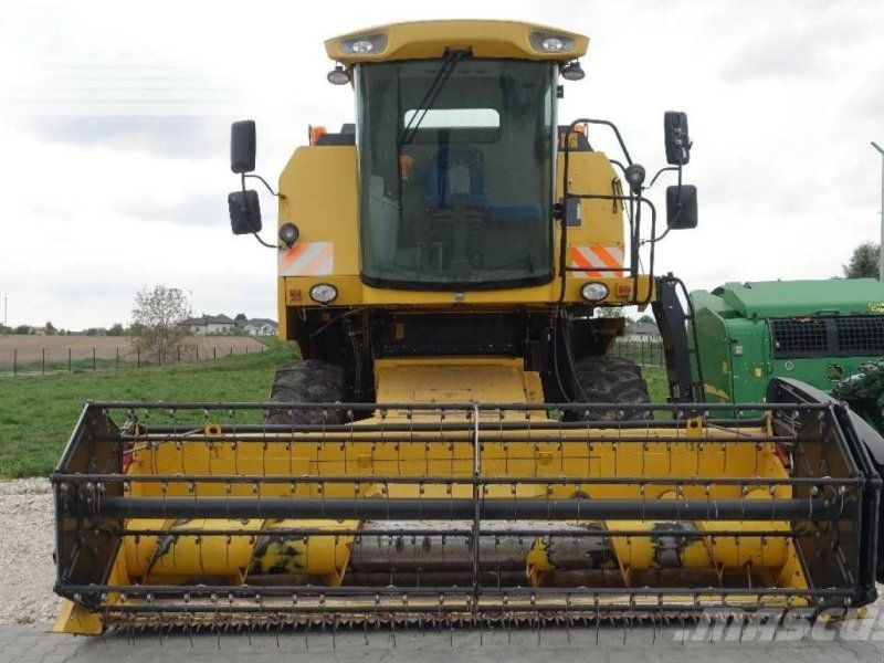 New Holland tc 5050