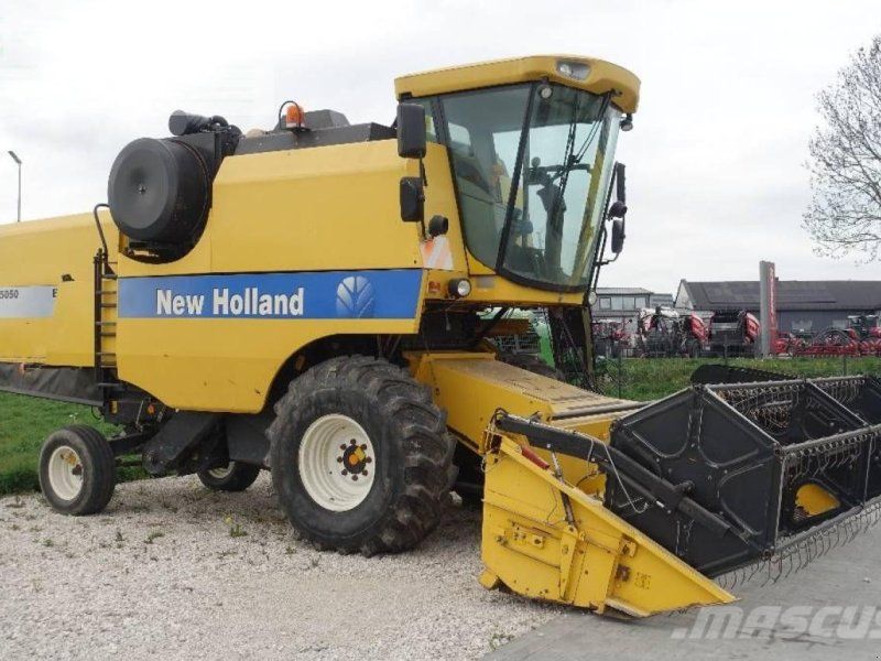 New Holland tc 5050