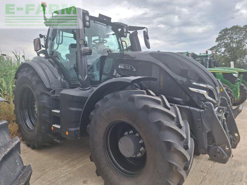 Valtra Q245