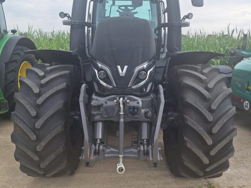 Valtra Q245