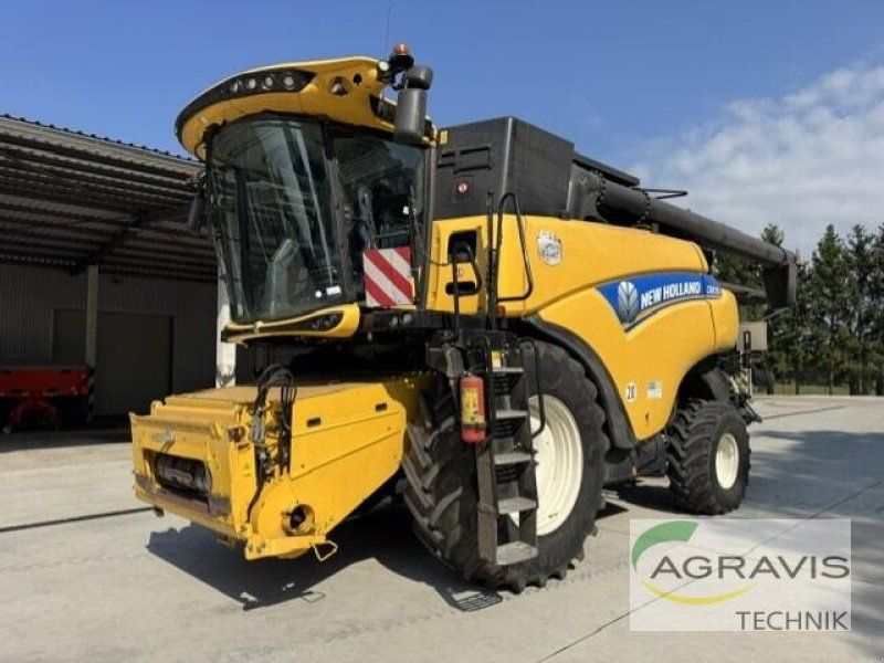 New Holland CR 8.90