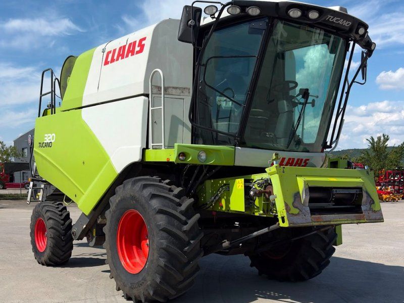 Claas Tucano 320