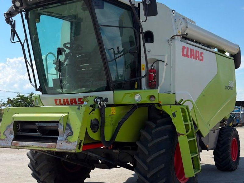 Claas Tucano 320