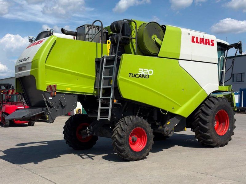 Claas Tucano 320