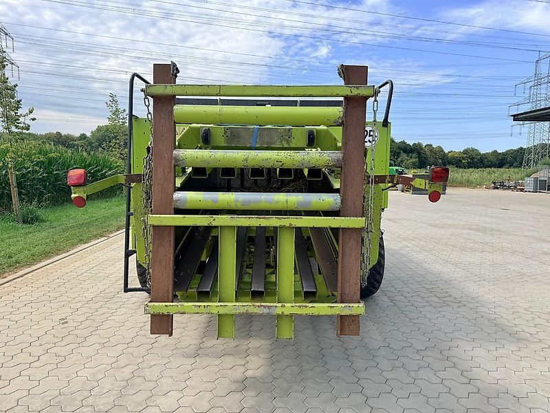 Claas Quadrant 1200 RC