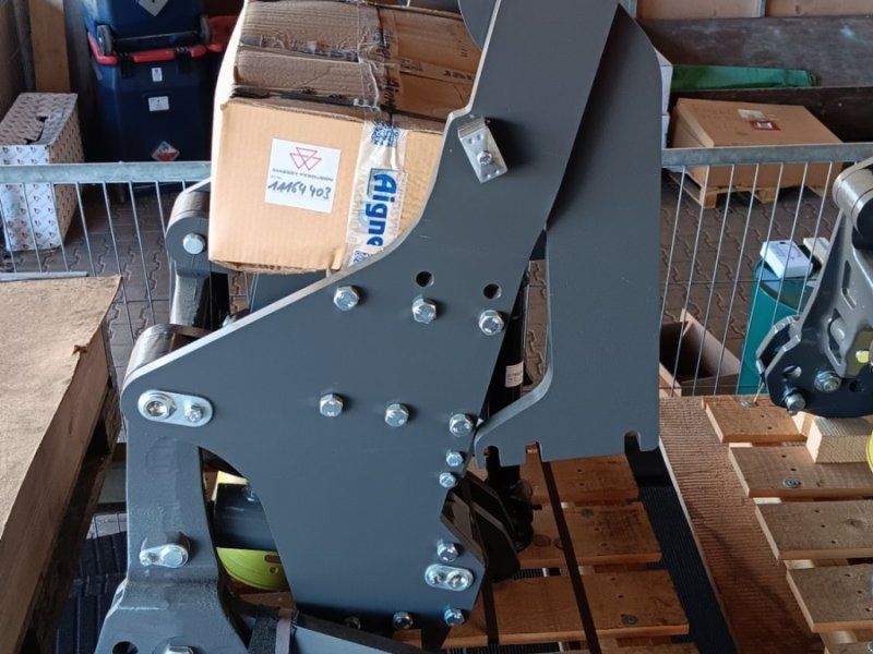 Aigner Frontkraftheber + Frontzapfwelle