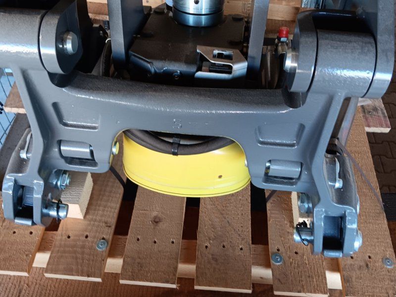 Aigner Frontkraftheber + Frontzapfwelle