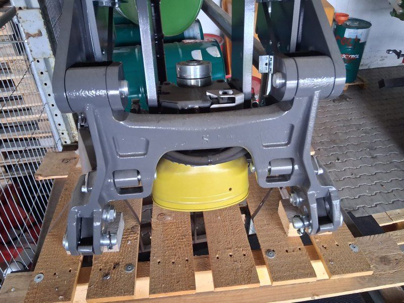Aigner Frontkraftheber + Frontzapfwelle