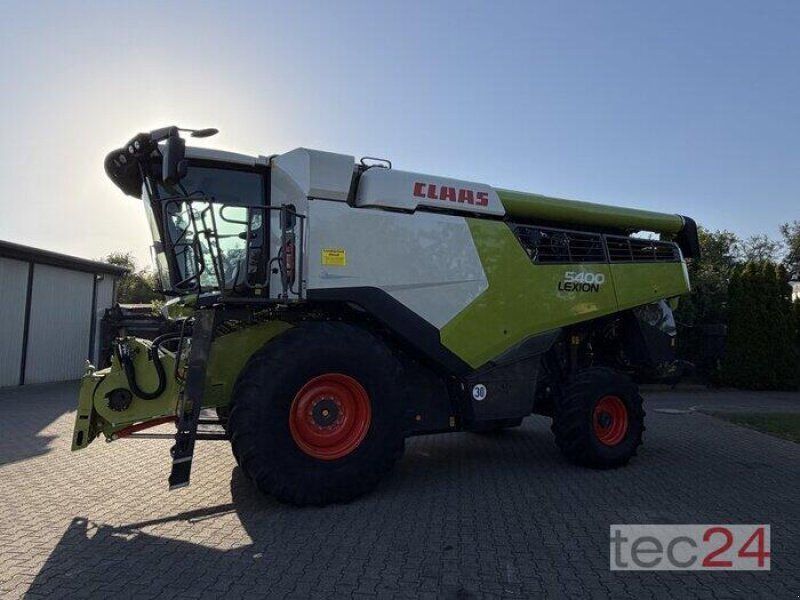 Claas Lexion 5400 mit Schneidwerk