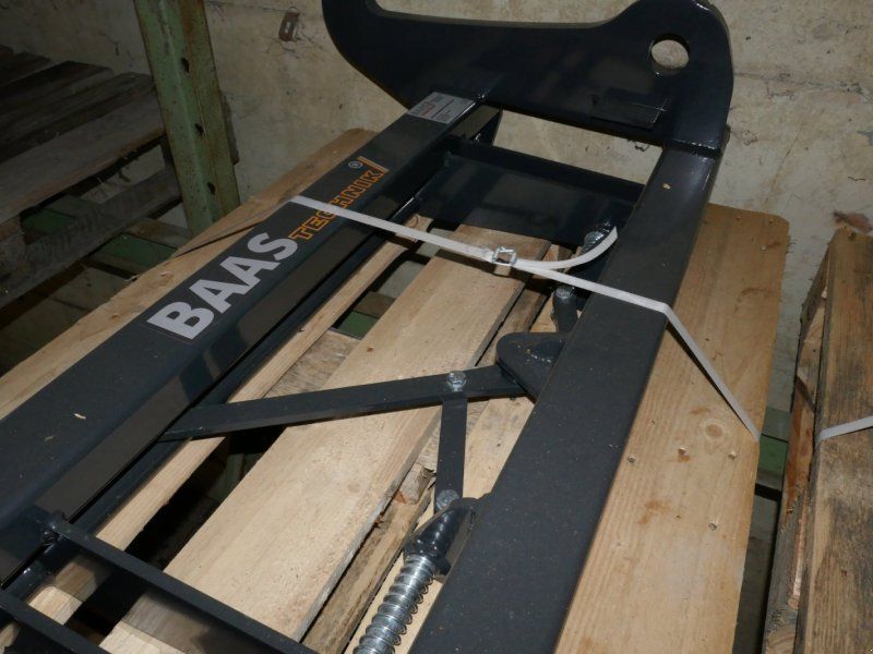 Baas Adapter CLAAS Scorpion auf EURO-Aufnahme