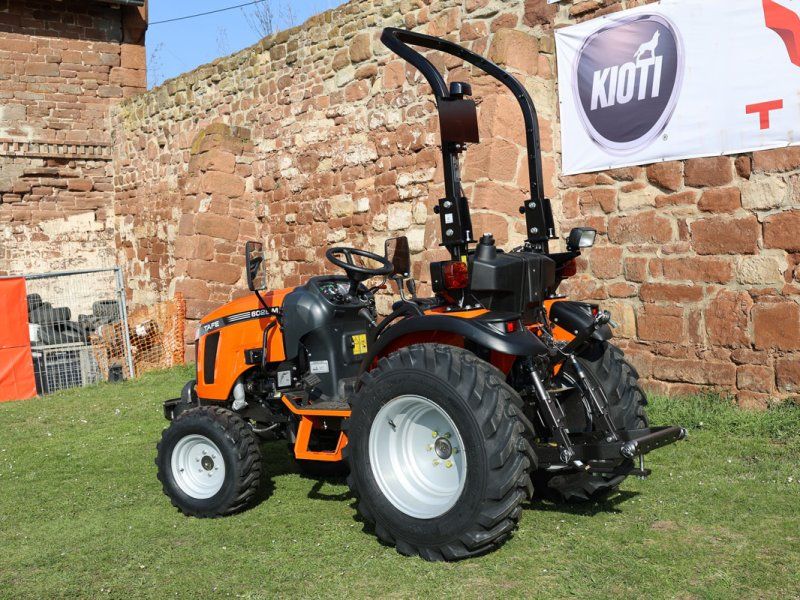 Tafe 6028 M