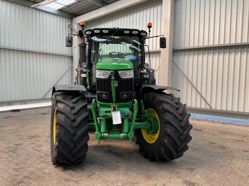 John Deere 6210R