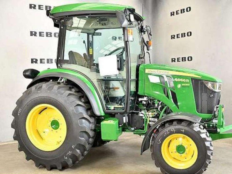 John Deere 4066R TRAKTOR