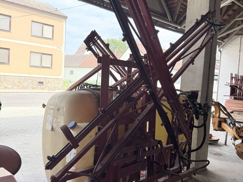 Hardi NK 600 mit 12 Meter Balken
