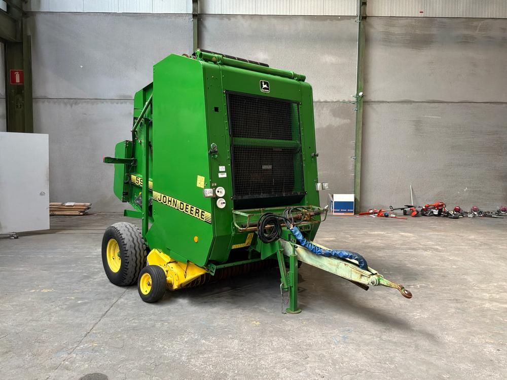 1997 John Deere 590 gezogene Rundballenpresse
