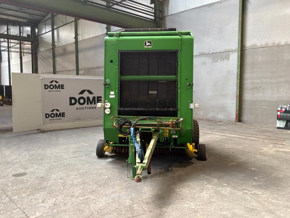 1997 John Deere 590 gezogene Rundballenpresse