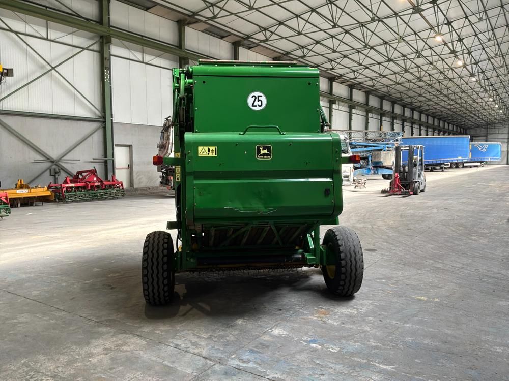 1997 John Deere 590 gezogene Rundballenpresse