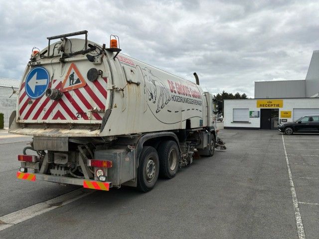 2003 Volvo FM12 veegwagen