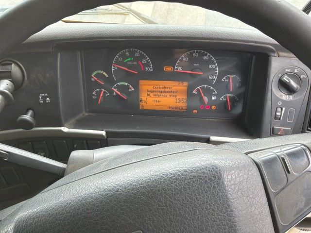 2003 Volvo FM12 veegwagen