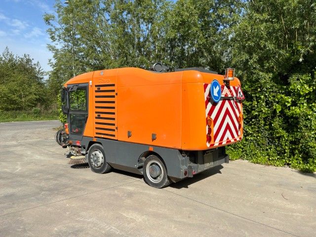 2009 RAVO 540 Straßenkehrmaschine