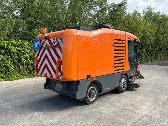 2009 RAVO 540 Straßenkehrmaschine