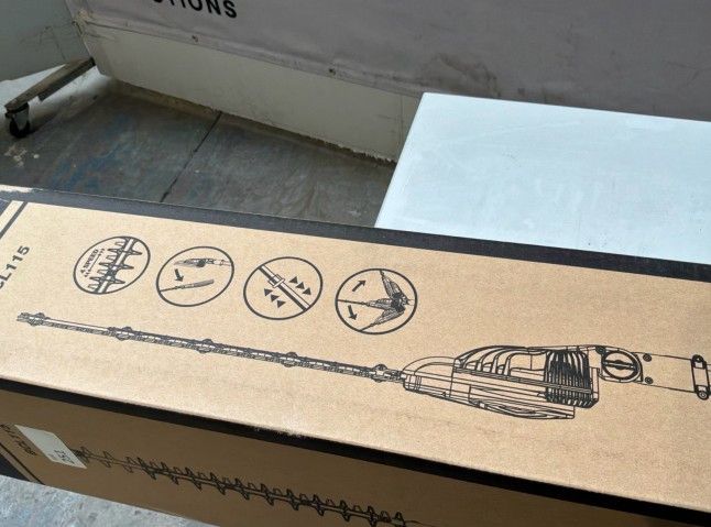 Bahco BCL115 Cordless Telescopic Hedge Trimmer (Unused)