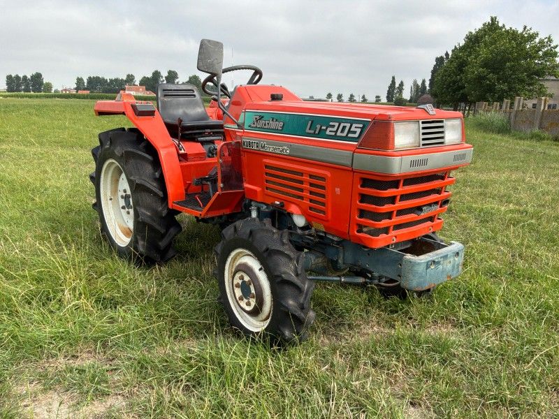 Kubota Sunshine L1-205DT vierwielaangedreven minitractor