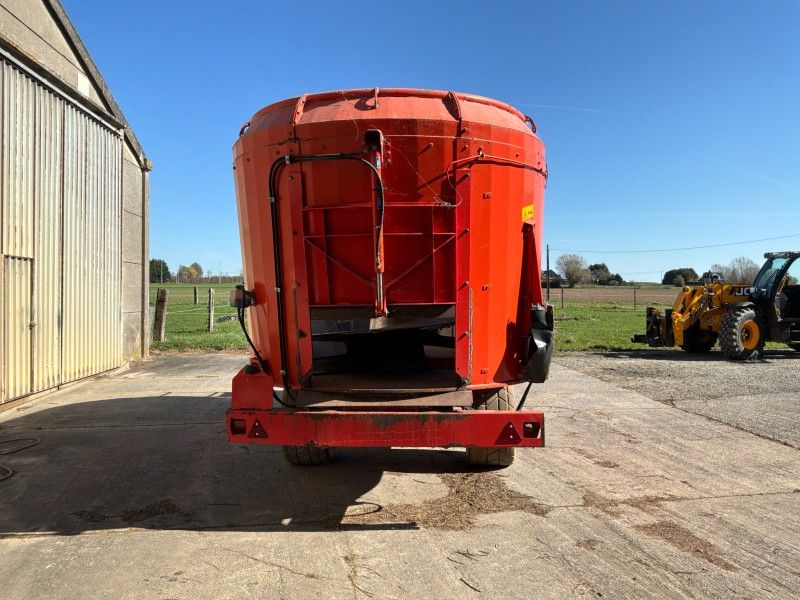2014 Kuhn EUV 273 Feed Mixer