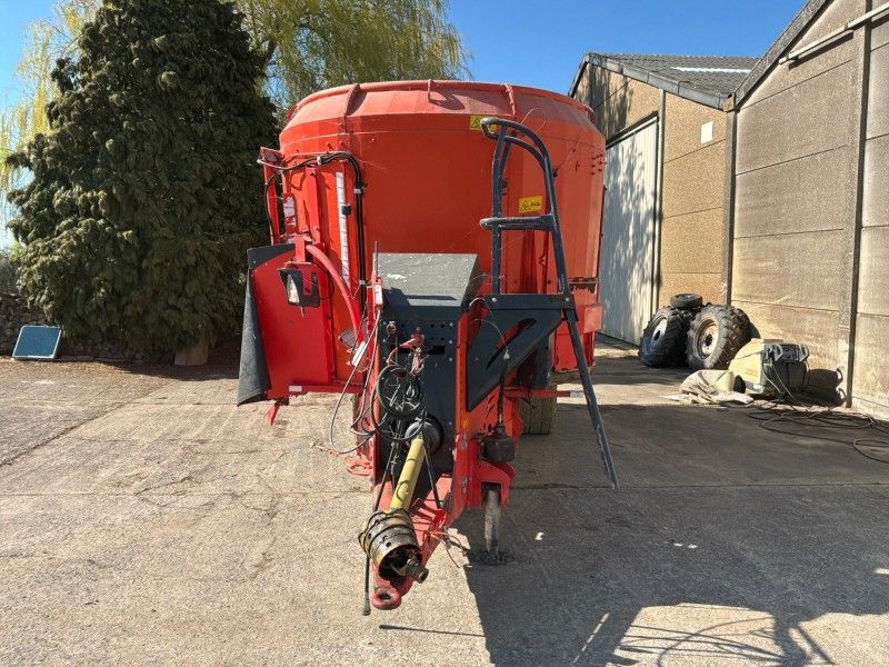 2014 Kuhn EUV 273 Feed Mixer