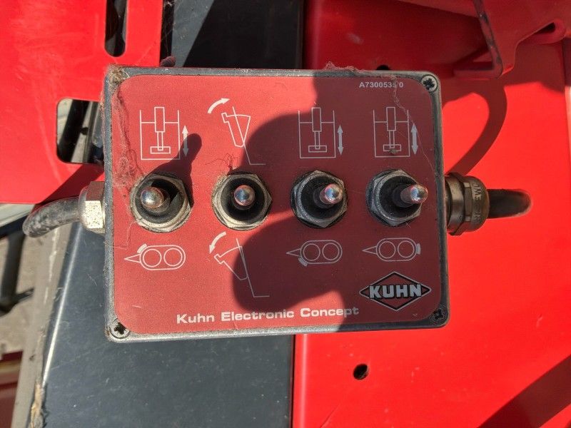 2014 Kuhn EUV 273 Feed Mixer