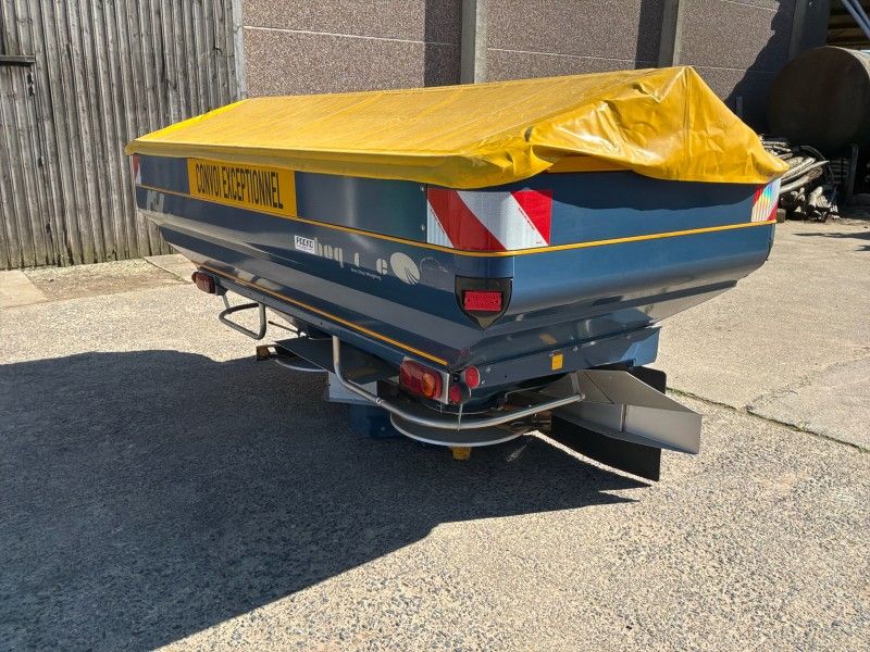 2010 Bogballe M2W QZ Fertilizer Spreader