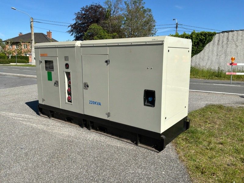 2023 Cummins 220 kVA Stromgenerator (unbenutzt)