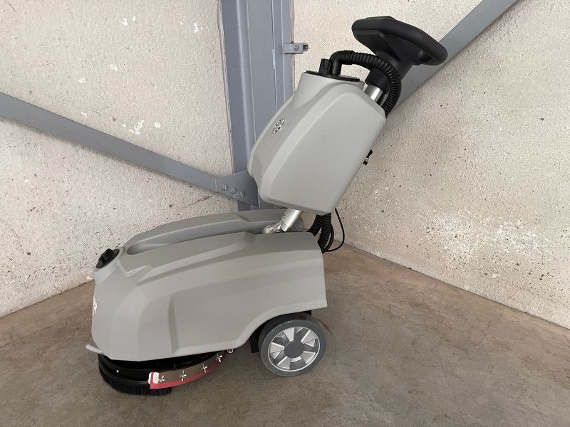 Kremer KRM30 Bodenreinigungsmaschine