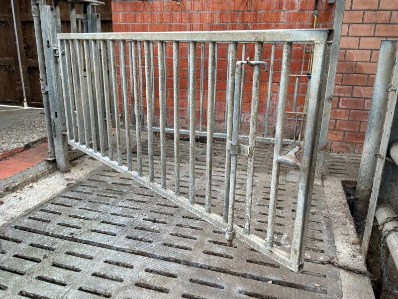 Stable Gates (6x)