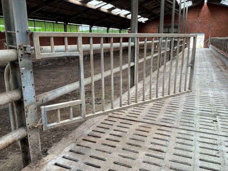 Stable Gates (6x)