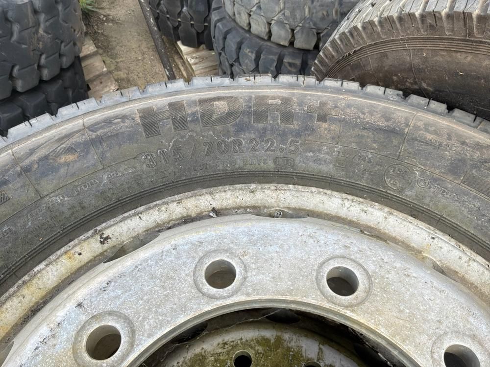 Continental 315/70 R22.5 Lkw-Reifensatz + Aluminiumfelgen (4 Stück)