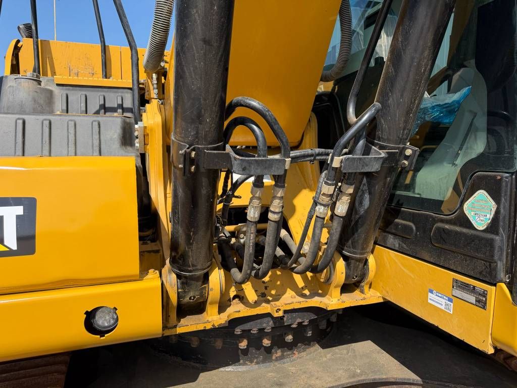 CAT 320 07B