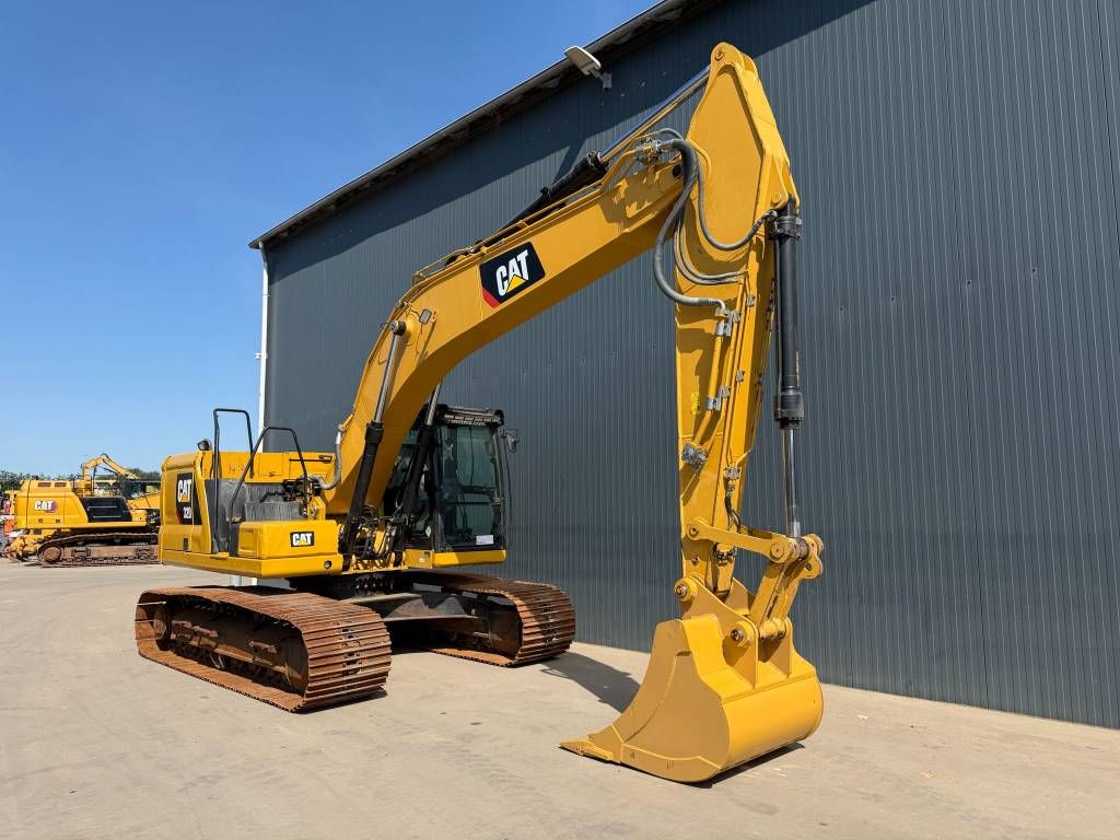 CAT 320 07B