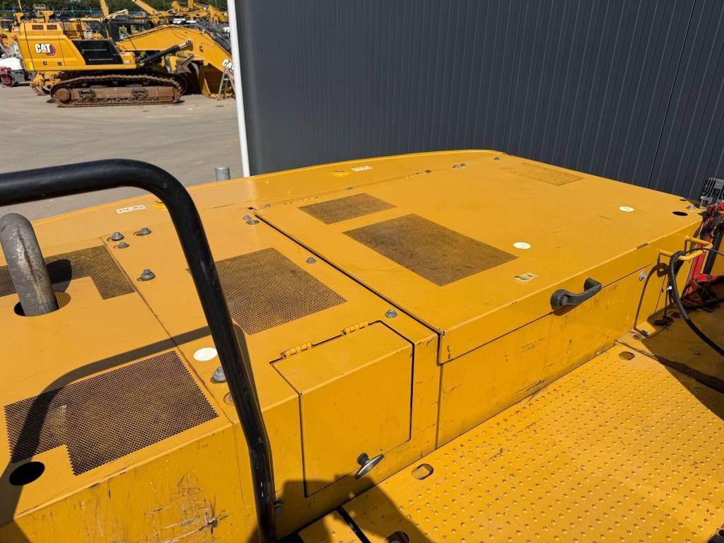 CAT 320 07B