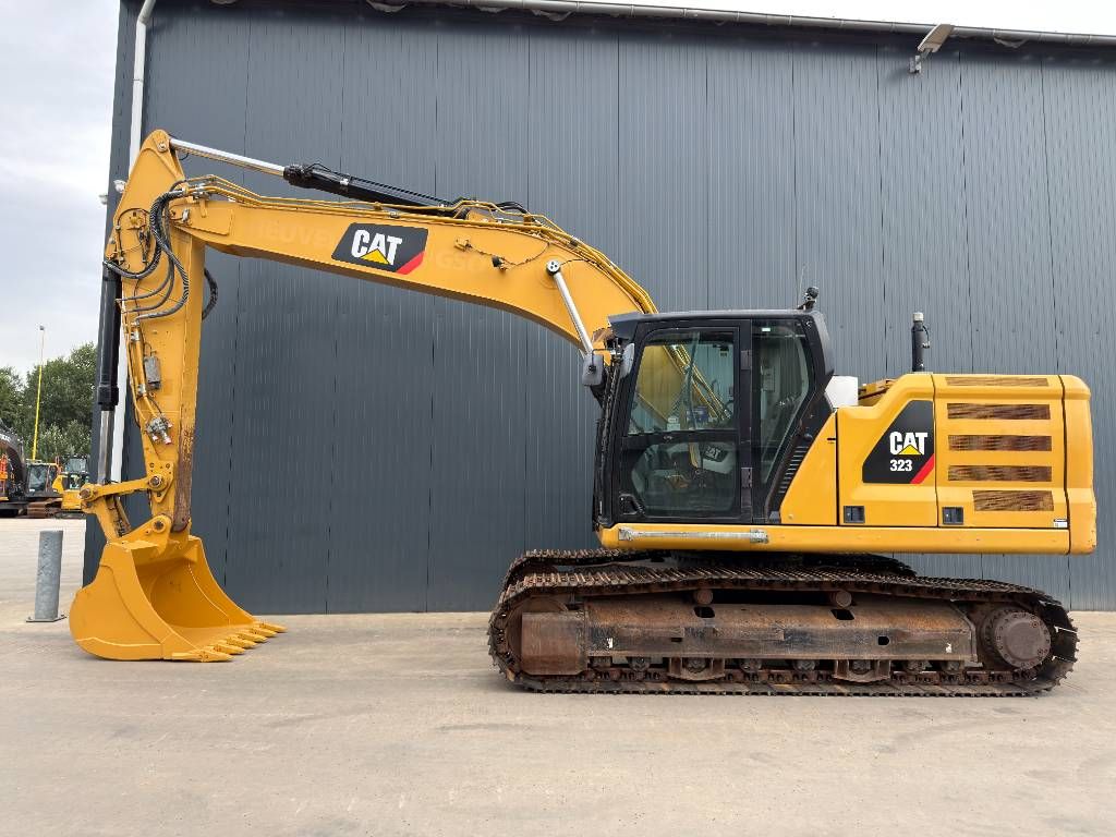 CAT 323 07B
