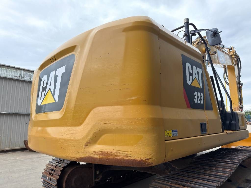 CAT 323 07B