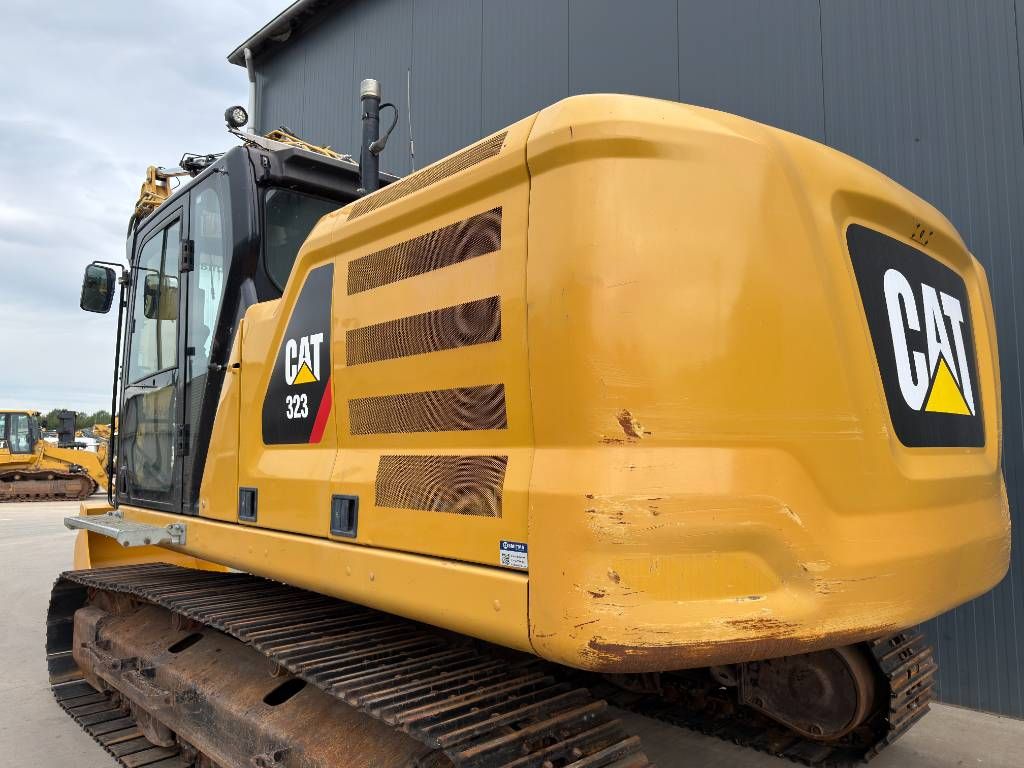 CAT 323 07B